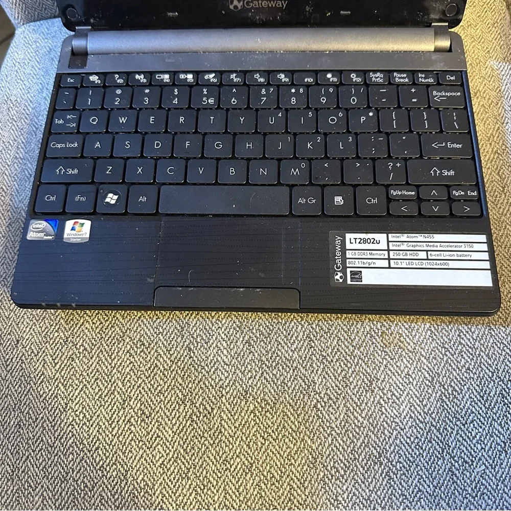 Gateway ZE6 10.1” Netbook Laptop LT2802u FOR PARTS NO CHARGER PLEASE READ